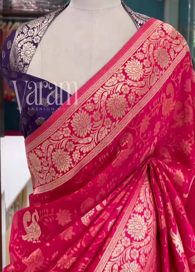 Exquisite Mashru Silk Saree with Heavy Zari Weave & Rich Blouse Detailing