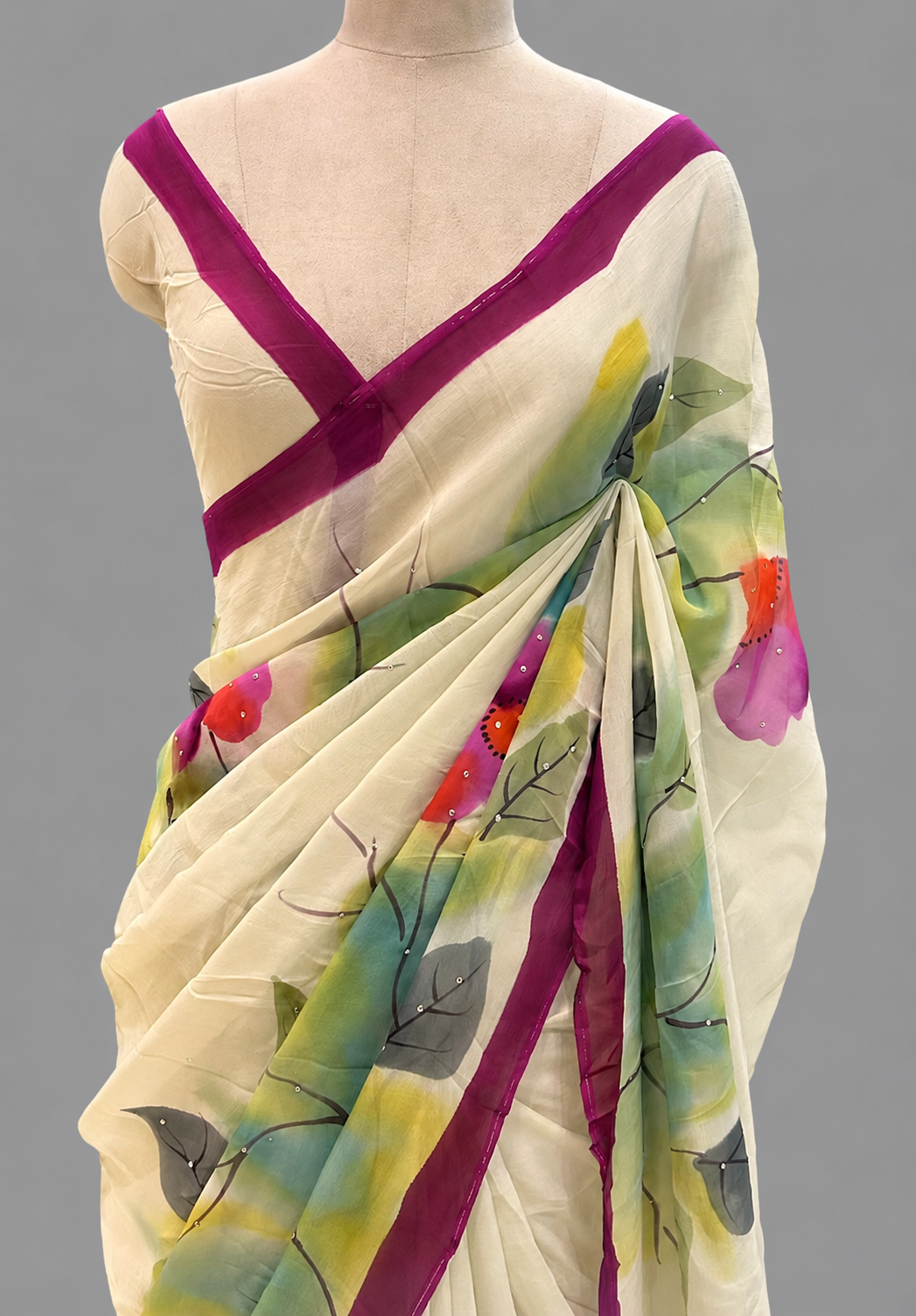 Pure Italian Georgette Saree with Large Floral & Leaf Motifs