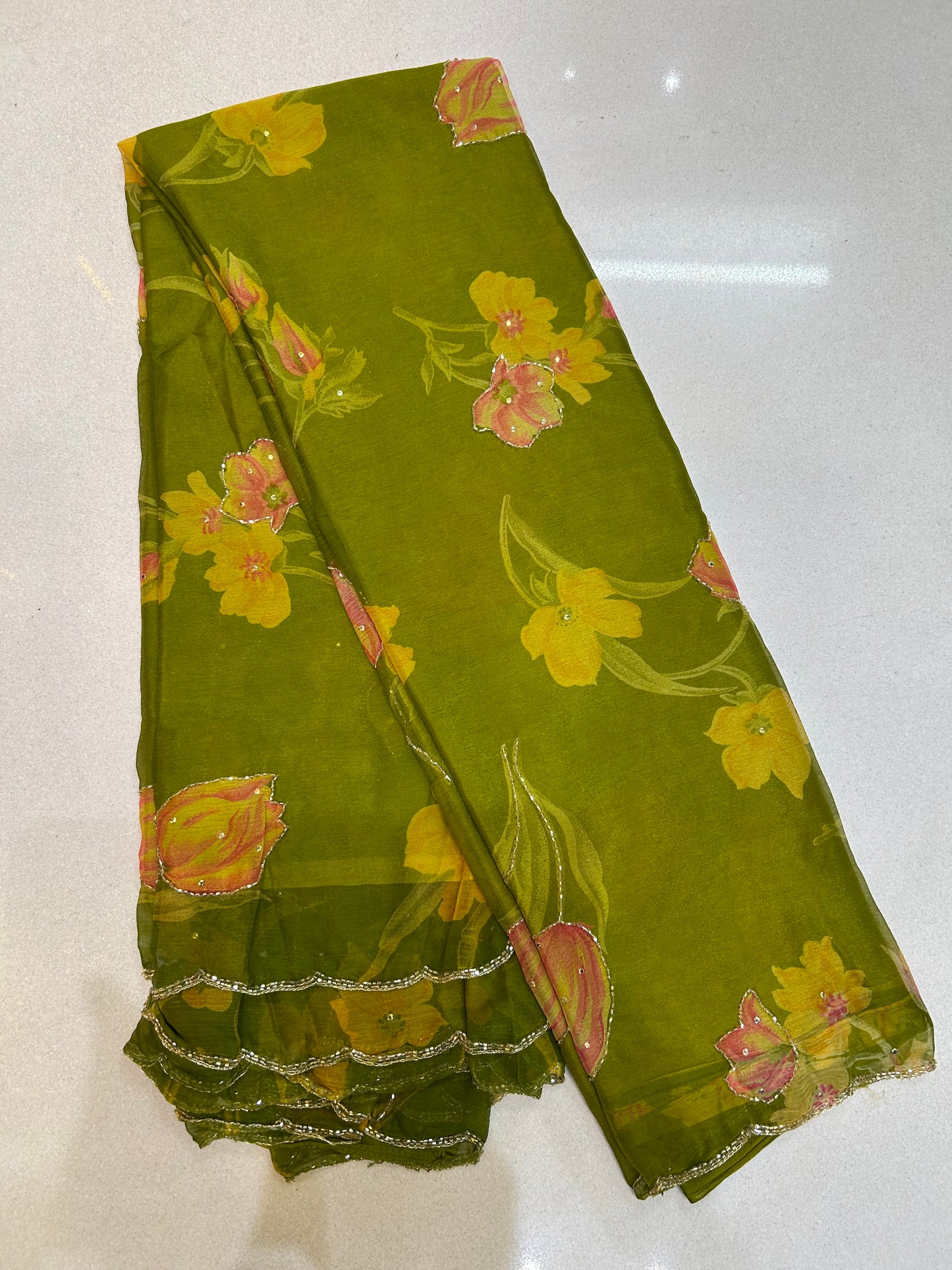 Radiant Flora Chiffon Saree: Meticulous Cut Dana Artistry with Scalloped Edge