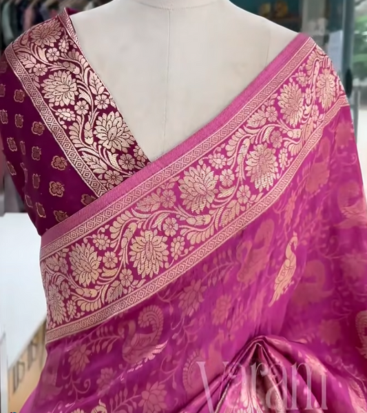 Exquisite Mashru Silk Saree with Heavy Zari Weave & Rich Blouse Detailing